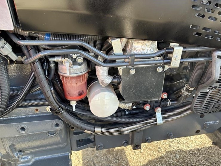 2018-kubota-m5-111d-image-37