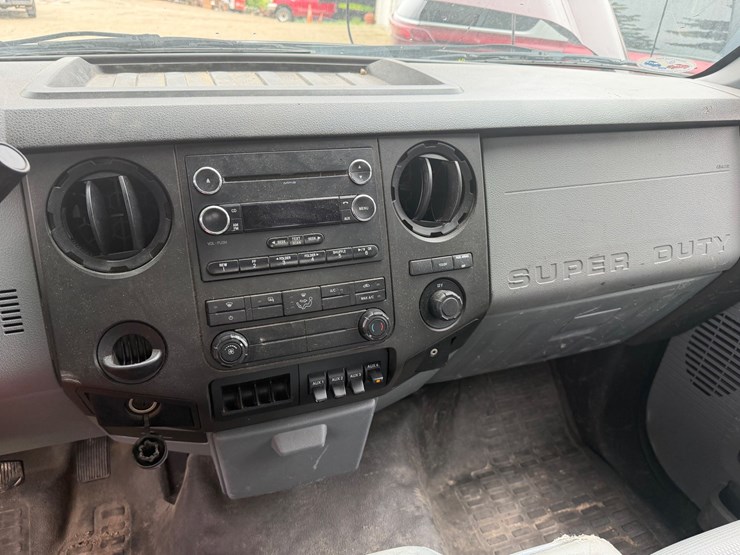 2015-ford-f550-image-15