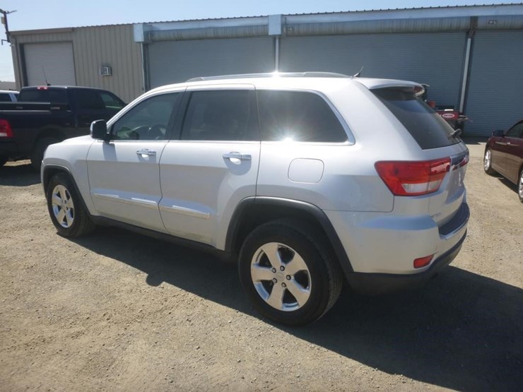 2012-jeep-grand-cherokee-image-4