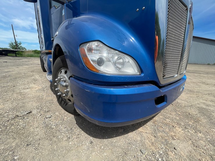 2015-kenworth-t680-image-49