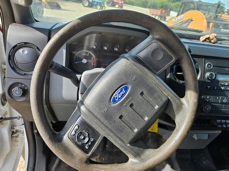 2012-ford-f550-image-24