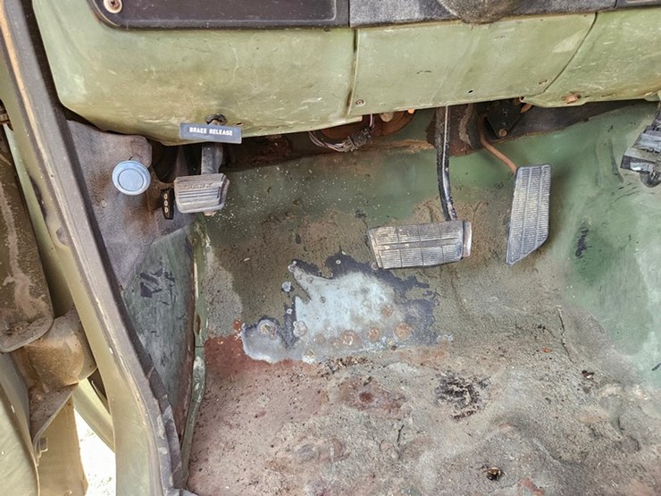 1986-chevrolet-30-image-27