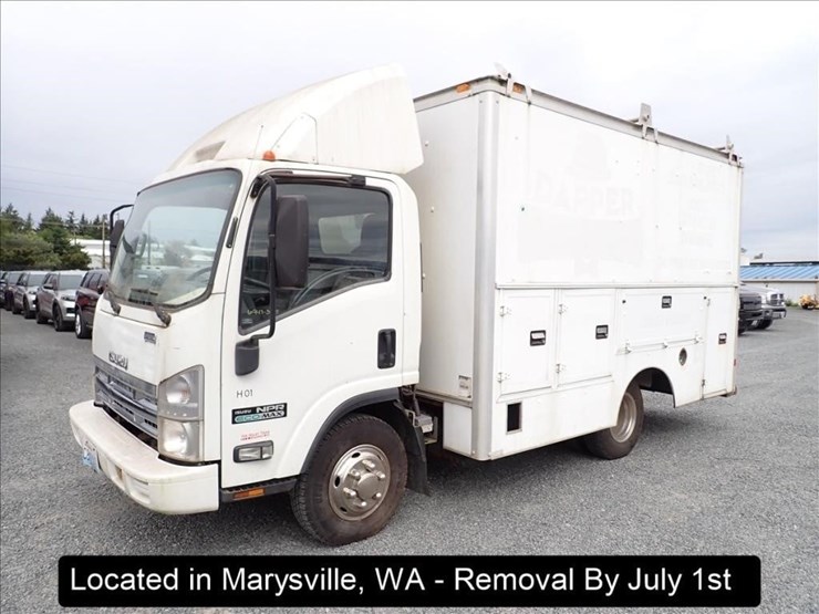 2011-isuzu-npr-image-1