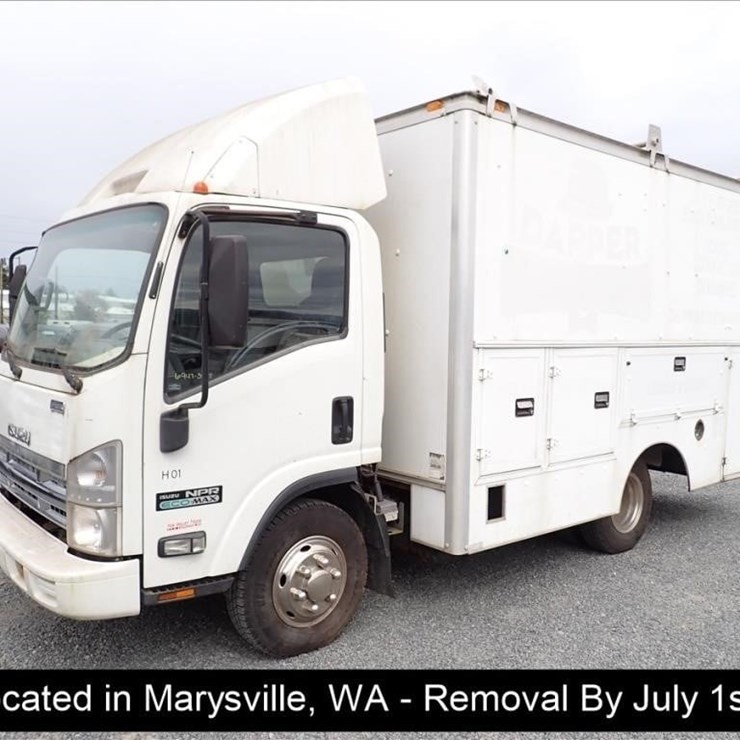 2011 ISUZU NPR
