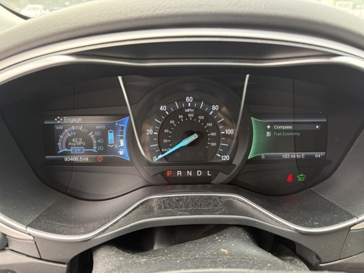 2015-ford-fusion-hybrid-sedan-image-25