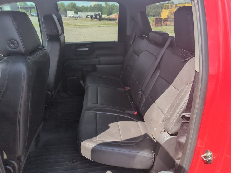 2020-chevrolet-silverado-2500hd-image-15
