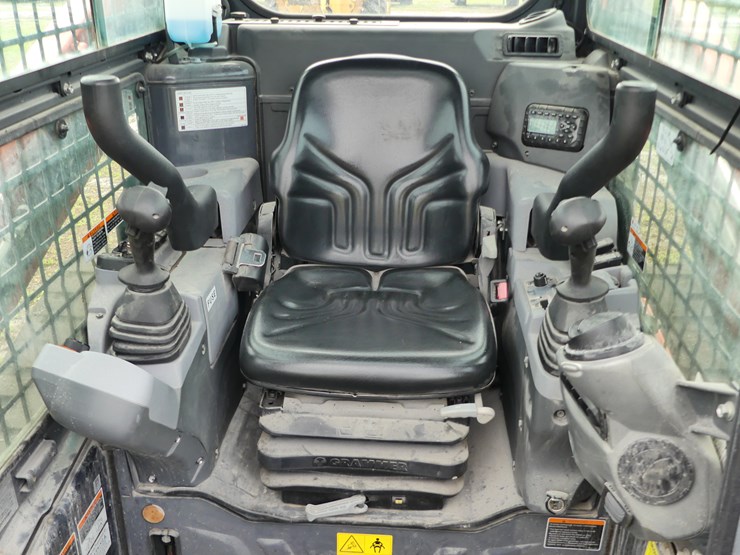 2021-kubota-svl65-2-image-12