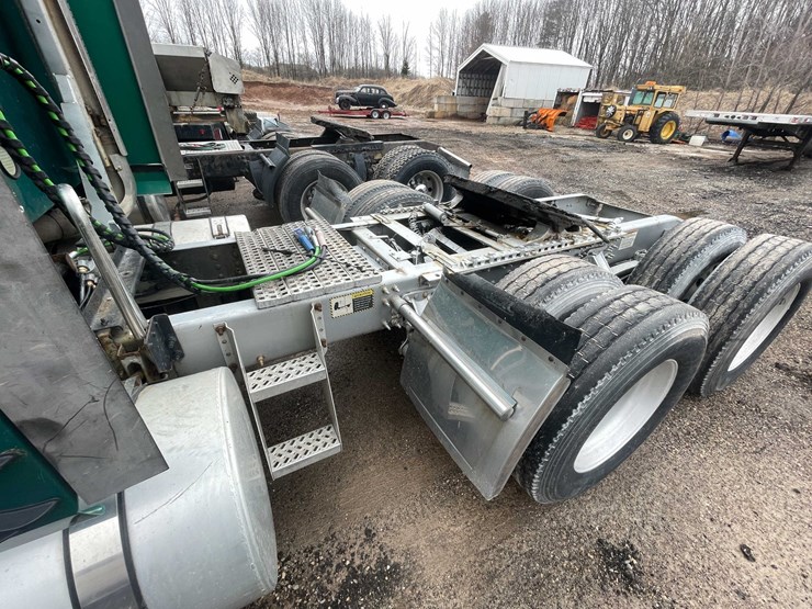 #310-•-2011-mack-semi-tractor-(has-wi-title)-(denmark,-wi)-image-15