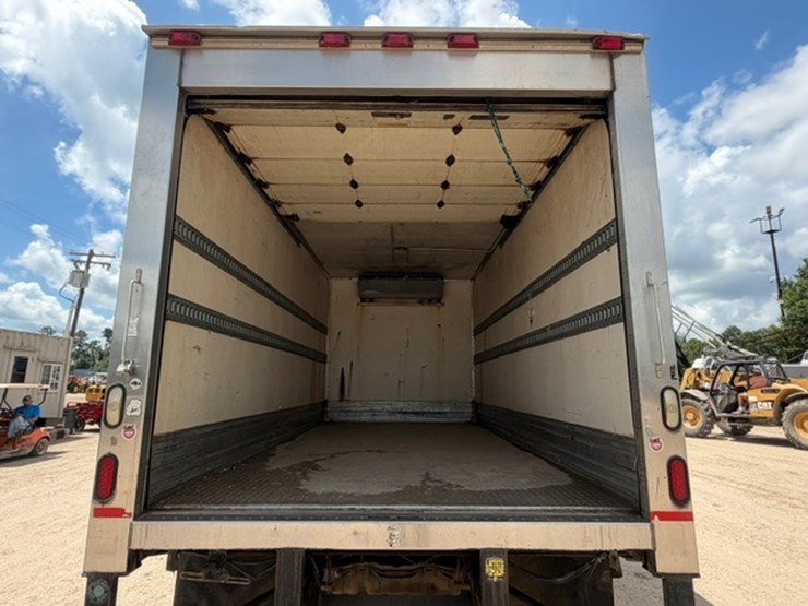 2013-ford-f550-image-32
