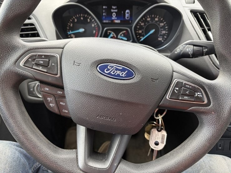 2017-ford-escape-image-28