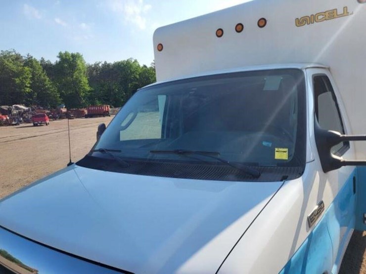 2009-ford-e450-image-49