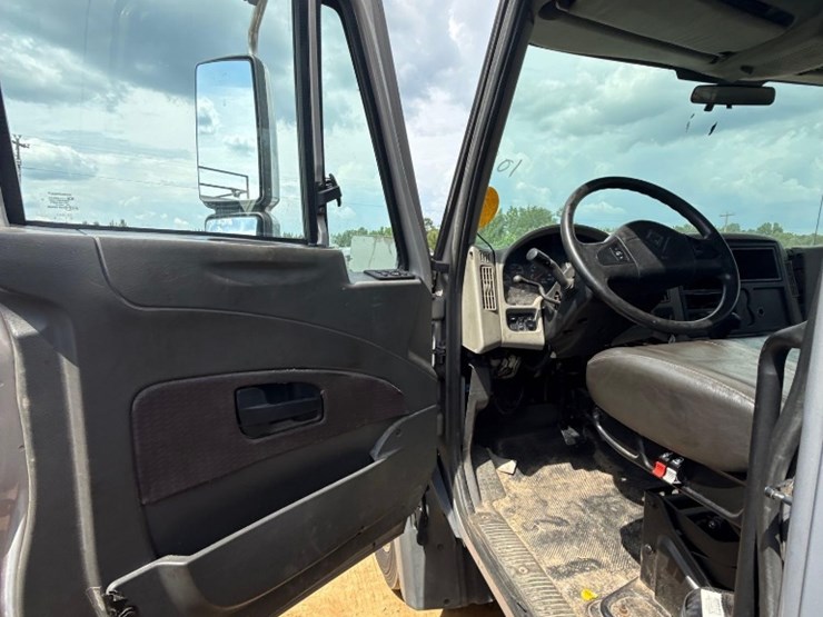 2012-international-durastar-4300-image-7
