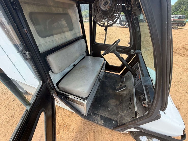 2005-club-car-carry-all-zmt-utility-cart-image-11