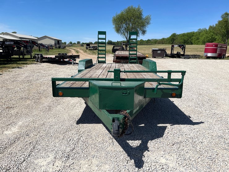 #452-•-2018-load-trail-20'-tandem-axle-trailer-20'-flatbed-trailer-(has-mn-title)-(helenville,wi)-image-2
