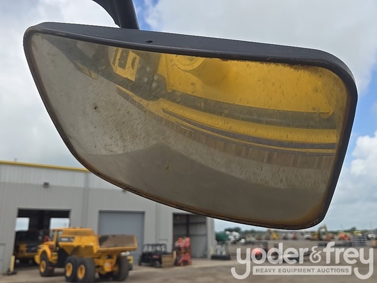 2023-komatsu-pc490-lc-10-image-51
