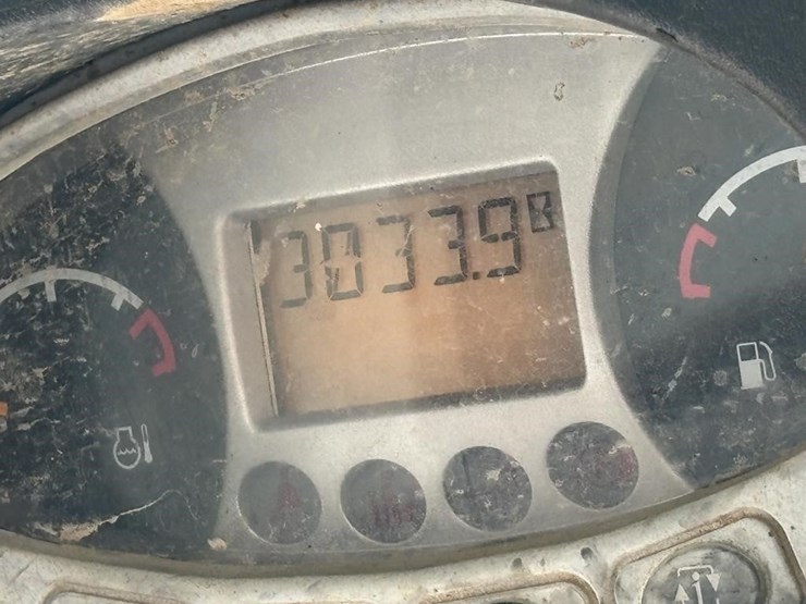 2019-bobcat-t595-image-45