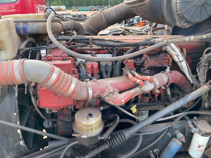 2010-peterbilt-386-image-53