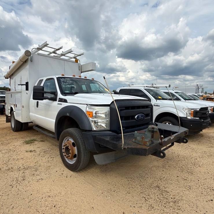 2013 FORD F550