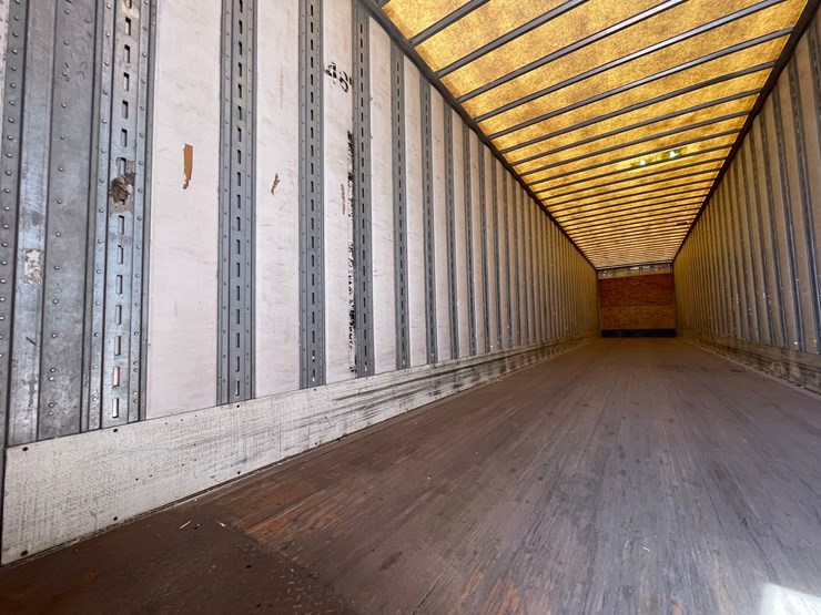 #412-•-2011-wonda-semi-trailer-(has-wi-title)-(denmark,-wi)-image-18