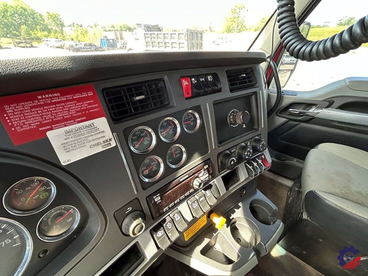 2020-kenworth-t880-image-75
