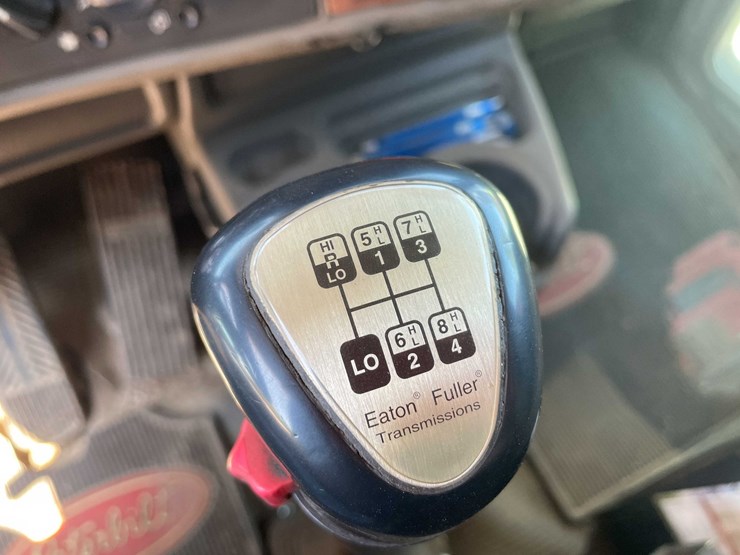 2004-kenworth-t800-image-56