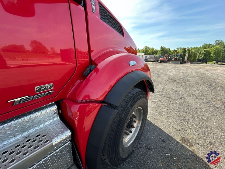 2020-kenworth-t880-image-30