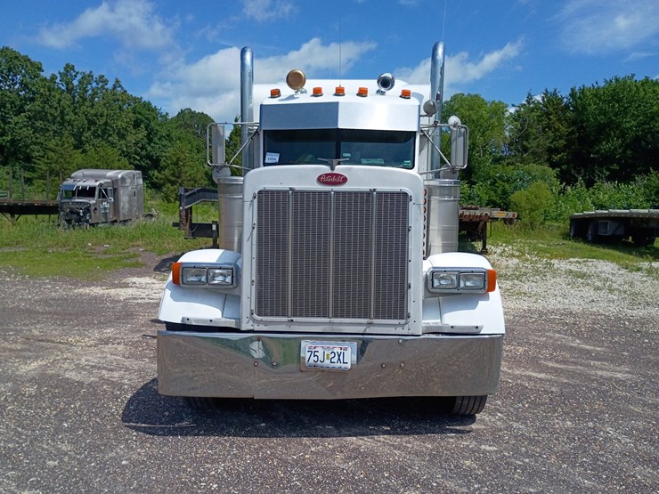 1998-peterbilt-379-image-18