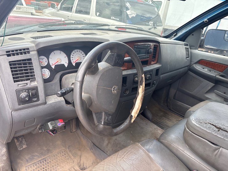 2006-dodge-2500-image-7