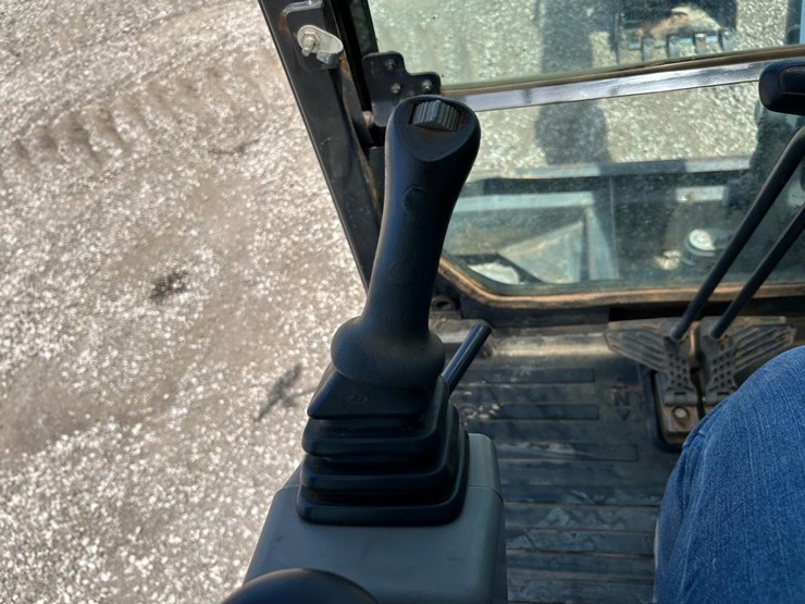 2022-bobcat-e60-image-25