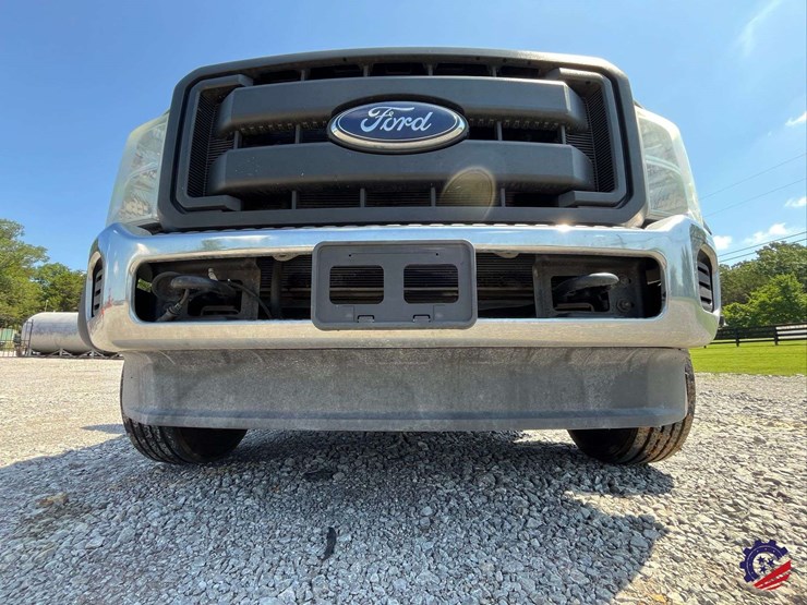 2016-ford-f550-image-11