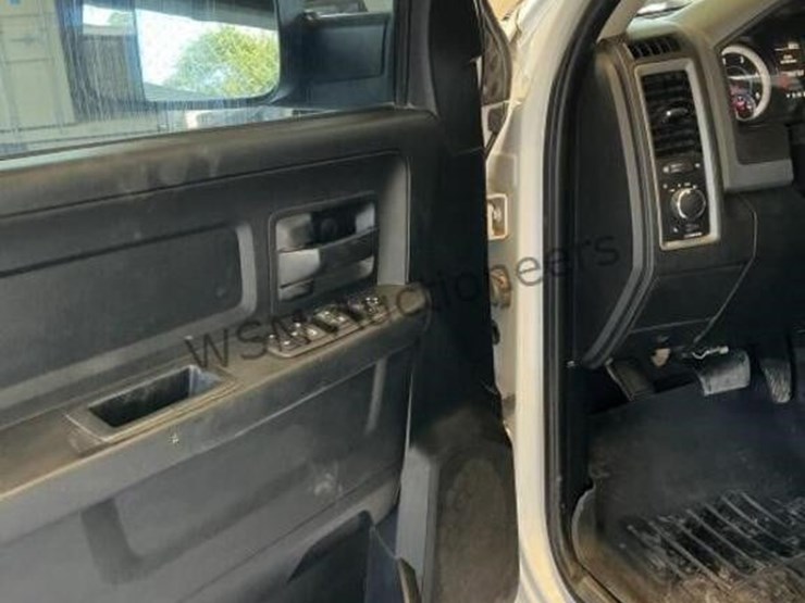 2014-dodge-2500-image-23
