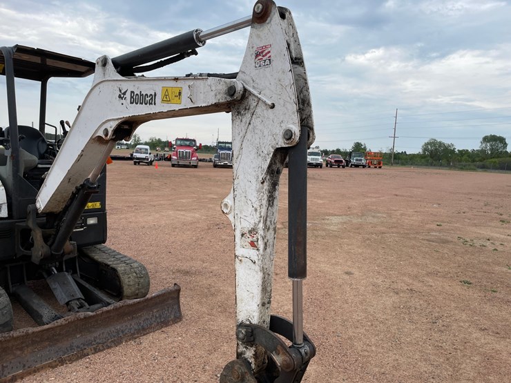 2020-bobcat-e32i-image-16