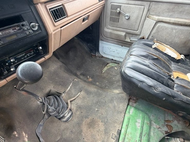 1984-ford-f600-image-46