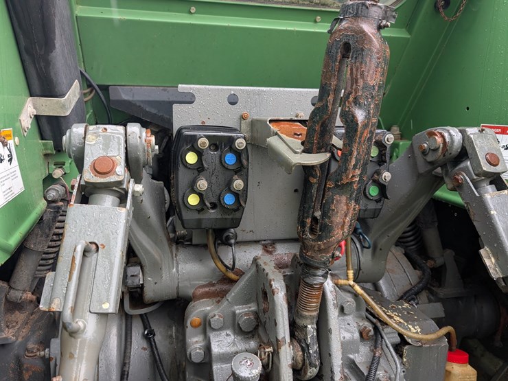 2005-fendt-818-image-12