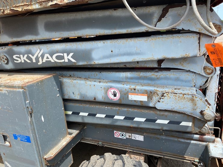 2016-skyjack-sj8841rt-image-40