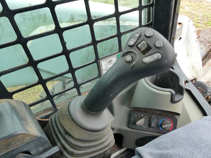 2014-bobcat-s770-image-12
