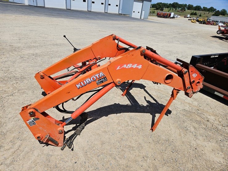 kubota-la844-image-6