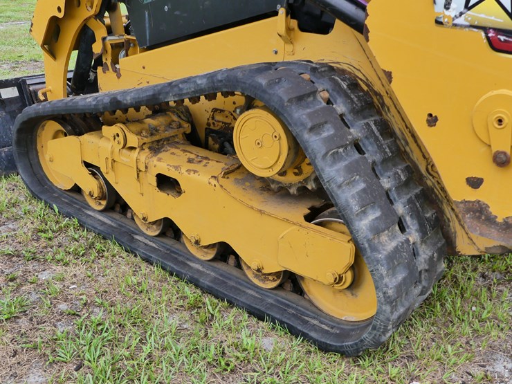 2022-caterpillar-259d3-image-11