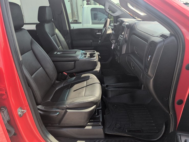 2020-chevrolet-silverado-2500hd-image-19