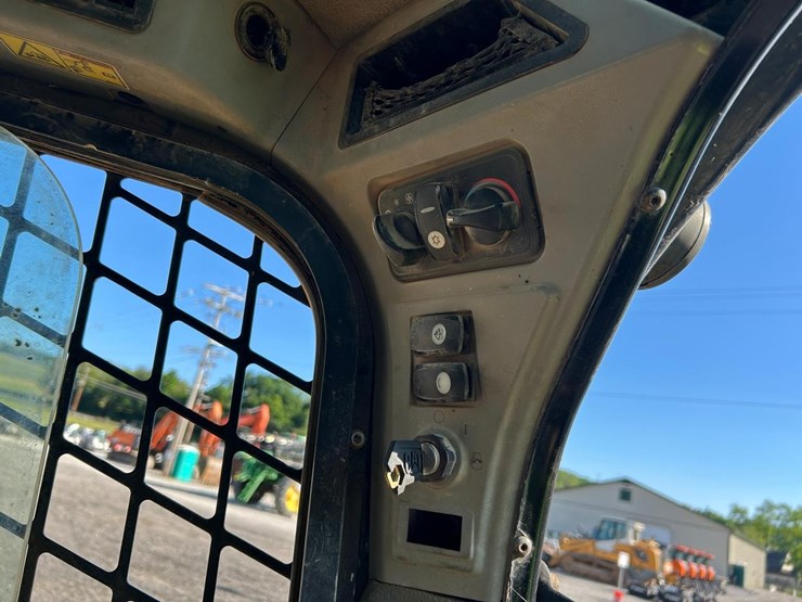 2014-caterpillar-289d-image-23
