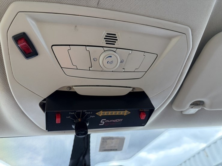 2016-ford-c-max-sel-hybrid-sedan-image-34