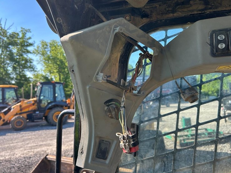 2014-caterpillar-289d-image-26