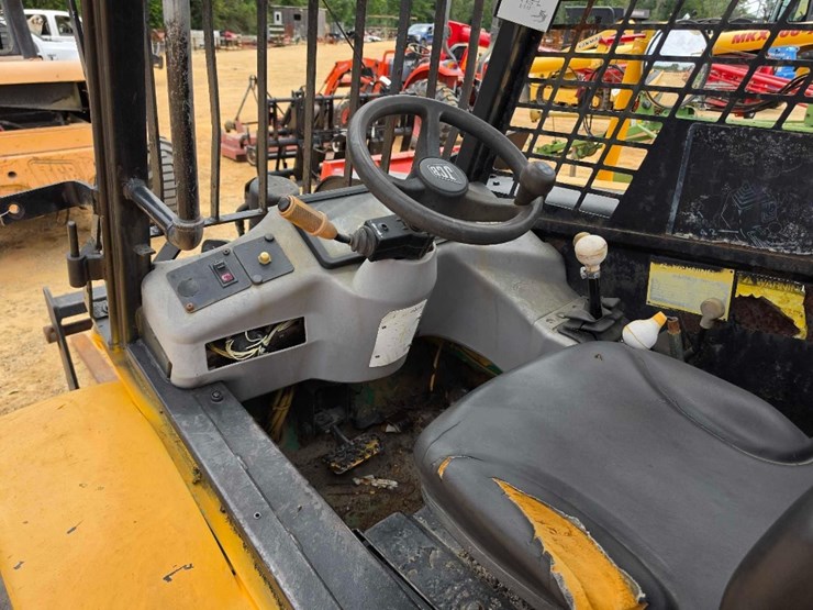 jcb-520-image-10