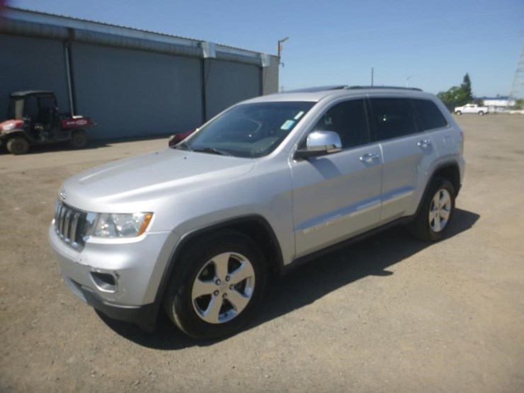 2012-jeep-grand-cherokee-image-1