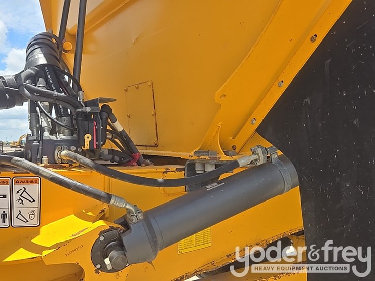 2022-volvo-a25g-image-16