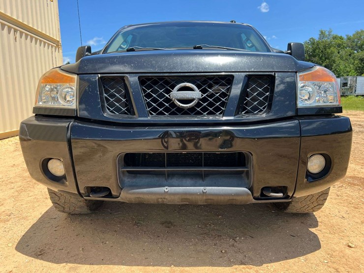 2012-nissan-titan-image-5