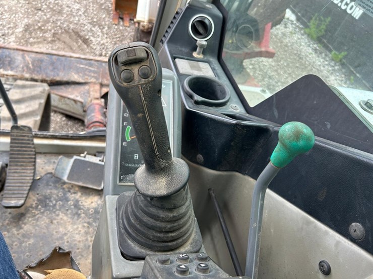 takeuchi-tb1140-image-23