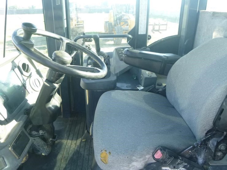 2005-deere-624j-image-9