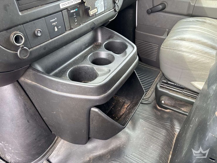 2013-chevrolet-express-2500-image-30