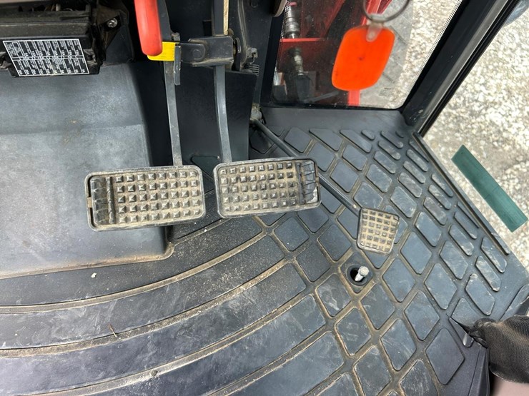 kubota-m7040d-image-22